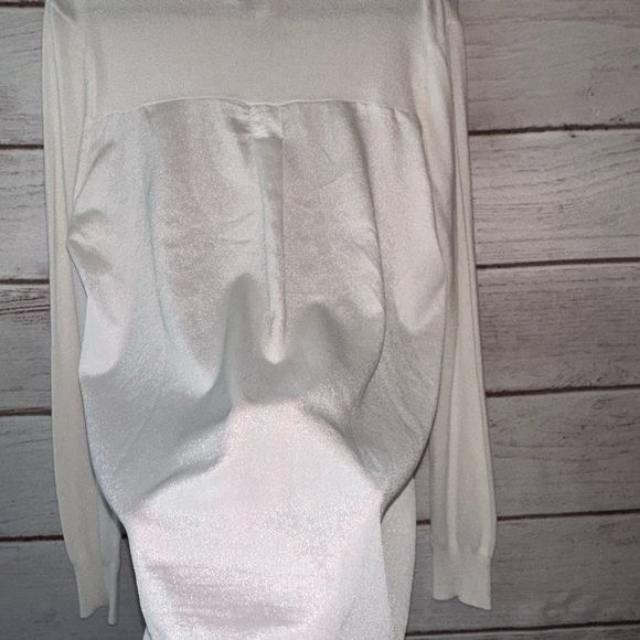 One A White Long Sleeve Tunic - Picture 3 of 6